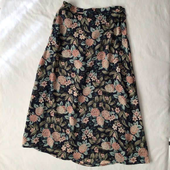 Sag Harbor Dresses & Skirts - Sag Harbor - Navy blue skirt with pink flowers and two shades of green foliage